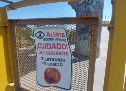 Advierten vecinos por ola de asaltos en puente peatonal de Sendero