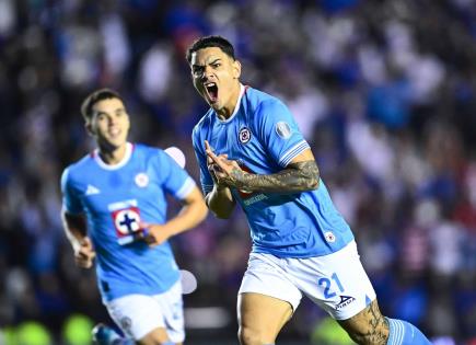 Cruz Azul arrasa con Juárez y es más líder que nunca