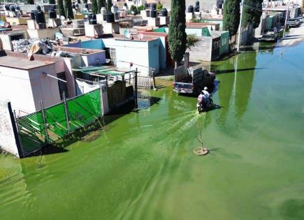 Fétidas aguas residuales anegan calle en Fracción Rivera (fotos)