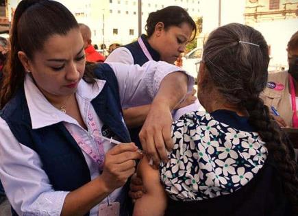 Inicia la vacunación contra covid e influenza