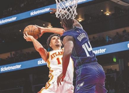 Hawks remontan y vencen a Hornets