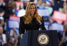 Trump critica a Beyonc&eacute;, la prensa y el voto anticipado en un mitin en M&iacute;chigan