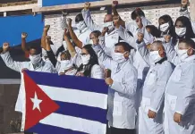 M&eacute;dicos cubanos son certificados