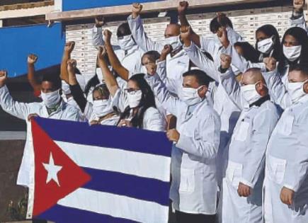 Médicos cubanos son certificados