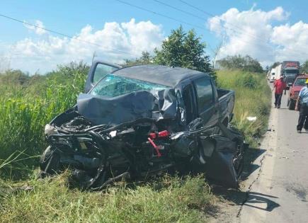 Choque múltiple en la Valles-Tampico deja tres heridos