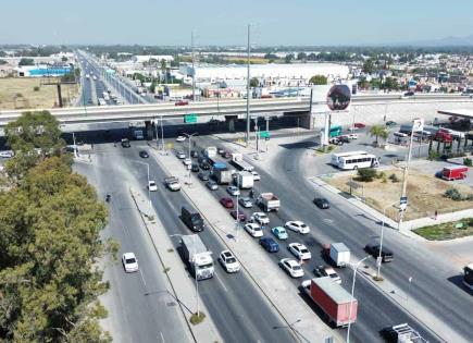 Promete Gallardo paso inferior en carretera a Rioverde y Periférico