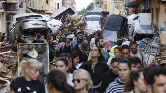 La DANA deja 205 muertos y miles de desaparecidos: el día después de la tragedia