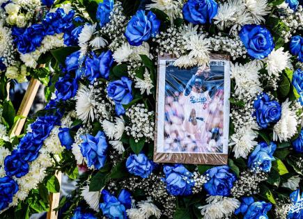 Los Ángeles celebra el título de los Dodgers y rinde homenaje a Valenzuela