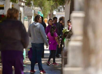 Video | Panteones de la capital, Soledad y Pozos comienzan a recibir cientos de visitantes