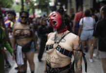 Primera marcha de orgullo gay de la era Milei reúne a miles en Buenos Aires