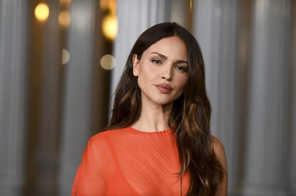 Eiza González aprende tenis con su novio Grigor Dimitrov