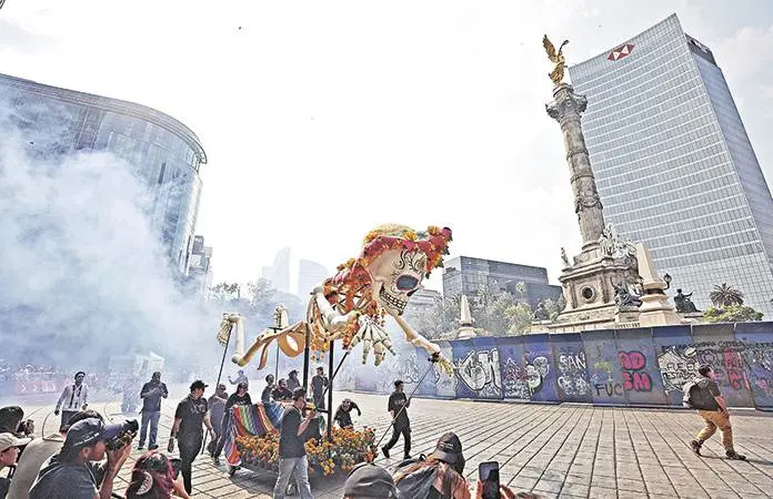 Carrozas, catrinas y más en el desfile Día de Muertos 2025