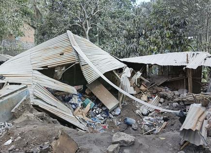 Impactante Erupción Volcánica en Indonesia y Labores de Rescate