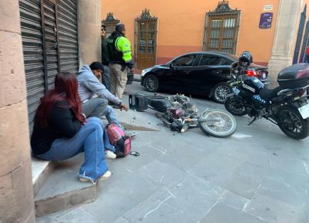 Motociclista sufre lesiones leves tras colisión en Agustín de Iturbide