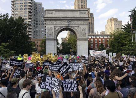 NY podría modificar su Constitución para prohibir discriminación por resultados del embarazo