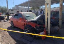 Video | Muere conductor al estrellarse contra poste en Zona Industrial