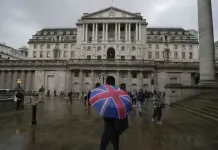 Banco de Inglaterra reduce tasas de interés por inflación Banco de Inglaterra reduce tasas de interés por inflación