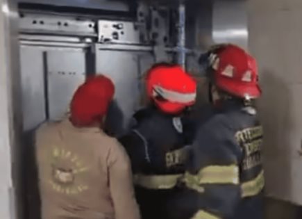 VIDEO | Rescate de 11 Personas Atrapadas en Elevador de Hospital IMSS en Guadalajara