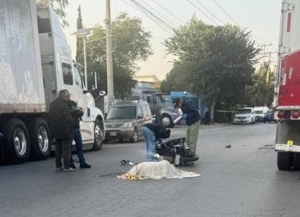 Muere motociclista al chocar en Zona Industrial