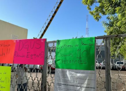 Protesta de prestadores por falta de permisos para avistamiento de tiburón ballena en BCS