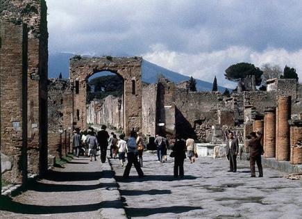 Buscarán en Pompeya frenar turismo excesivo