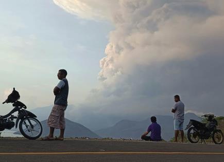 Erupción del volcán Lewotobi Laki Laki en Indonesia