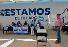 Militancia del PAN en SLP acude a votar para elegir nueva dirigencia nacional