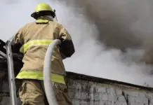 Enorme incendio consume tr&aacute;iler en Culiac&aacute;n