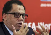 Esc&aacute;ndalo en el f&uacute;tbol sudafricano: presidente arrestado por fraude