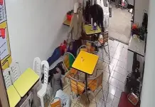 Asalto Violento en la Taquería El Güero de Av. Juárez en la Satélite Asalto Violento en la Taquería El Güero de Av. Juárez en la Satélite