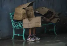Impacto de los ciclones y cortes de luz en la econom&iacute;a cubana