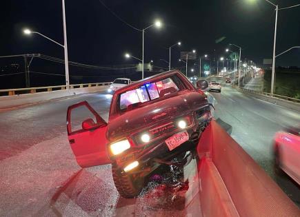 Aparatoso choque en Circuito Potosí deja dos heridos