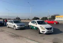 Accidente en Circuito Potos&iacute; involucra a taxi y motociclista