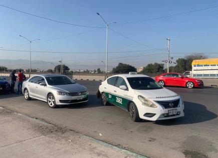 Accidente en Circuito Potosí involucra a taxi y motociclista