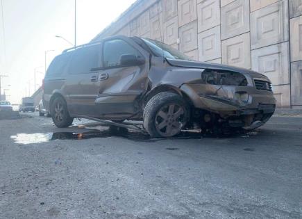 Choque y volcadura en el Circuito Potosí deja un lesionado