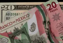 Dólar abre con 20.79 al mayoreo; peso y petróleo sufren retroceso