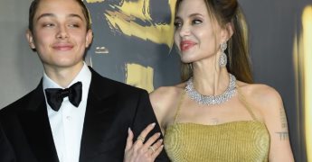 La familia Jolie-Pitt en los Governors Awards: Angelina y Knox