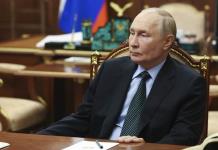 Putin firma nueva doctrina nuclear en Rusia