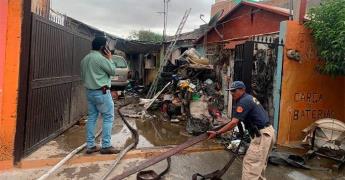 Arde almacén de chatarra y taller mecánico