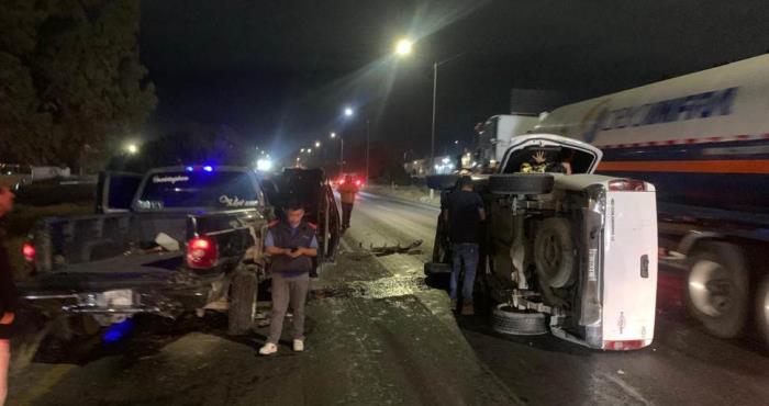 Carambola de cinco vehículos en la carretera 57; solo daños materiales