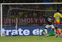 Ecuador vence a Colombia en emocionante partido de eliminatorias