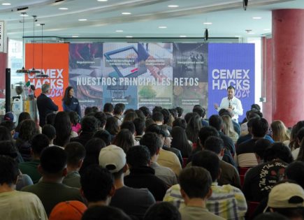 Estudiantes universitarios transforman el futuro en el Cemex Hacks 2024 en Monterrey