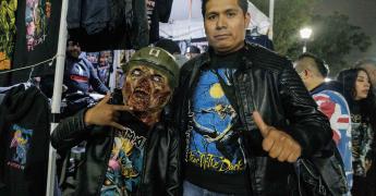 Fans desafían frío y lluvia para ver a Iron Maiden en CDMX