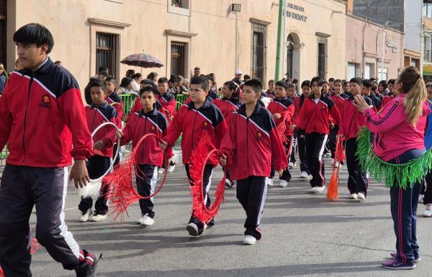 Participan mil 200 personas en desfile revolucionario de Soledad