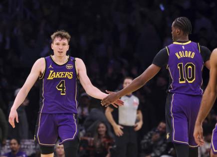 Victoria de los Lakers sobre el Jazz con récord de triples