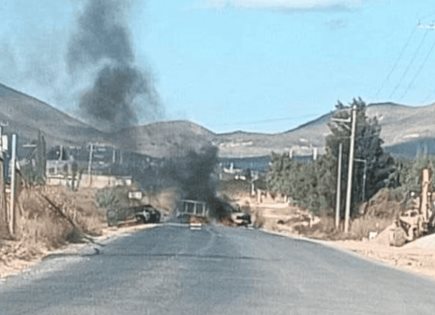 Incendios y bloqueos carreteros en Zacatecas tras detención de 21 personas en Ojuelos, Jalisco