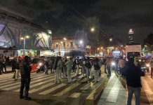 Mariachis de Garibaldi bloquean Eje Central