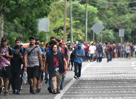 Sale una caravana de migrantes de Tapachula