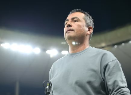 Tras fracaso de Chivas, Arturo Ortega deja la Dirección Técnica