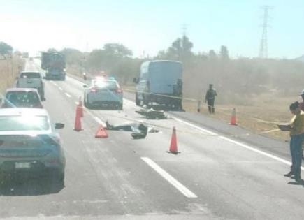 Muere un motociclista al derrapar en carretera a Matehuala